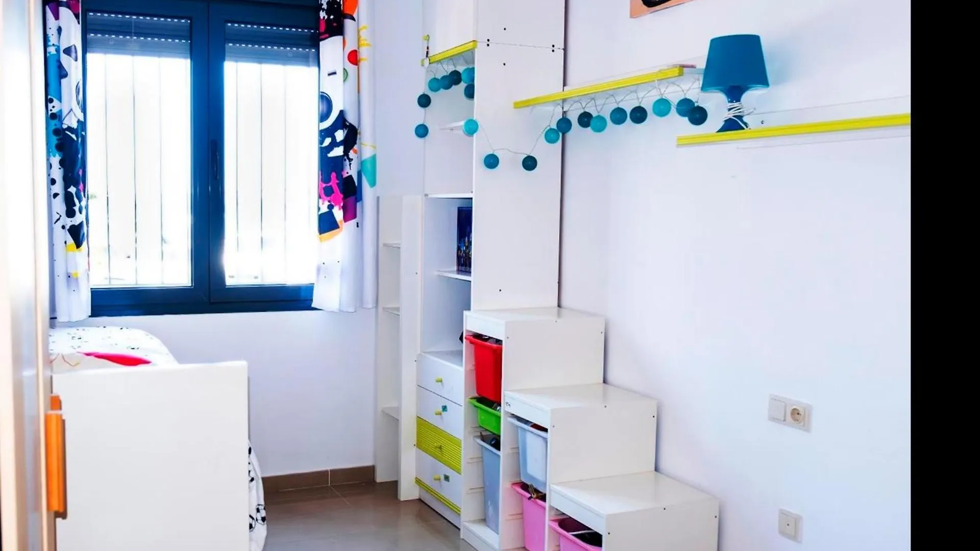 Magnifico Apartamento Frente Al Mar En Cadiz Con Plaza De Garaje Incluida