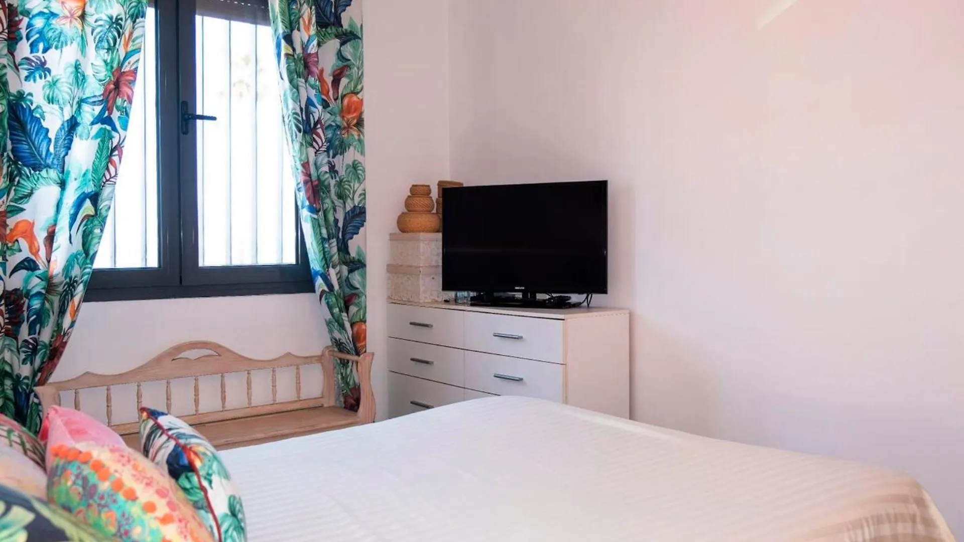 Apartment Magnifico Apartamento Frente Al Mar En Cadiz Con Plaza De Garaje Incluida Spain